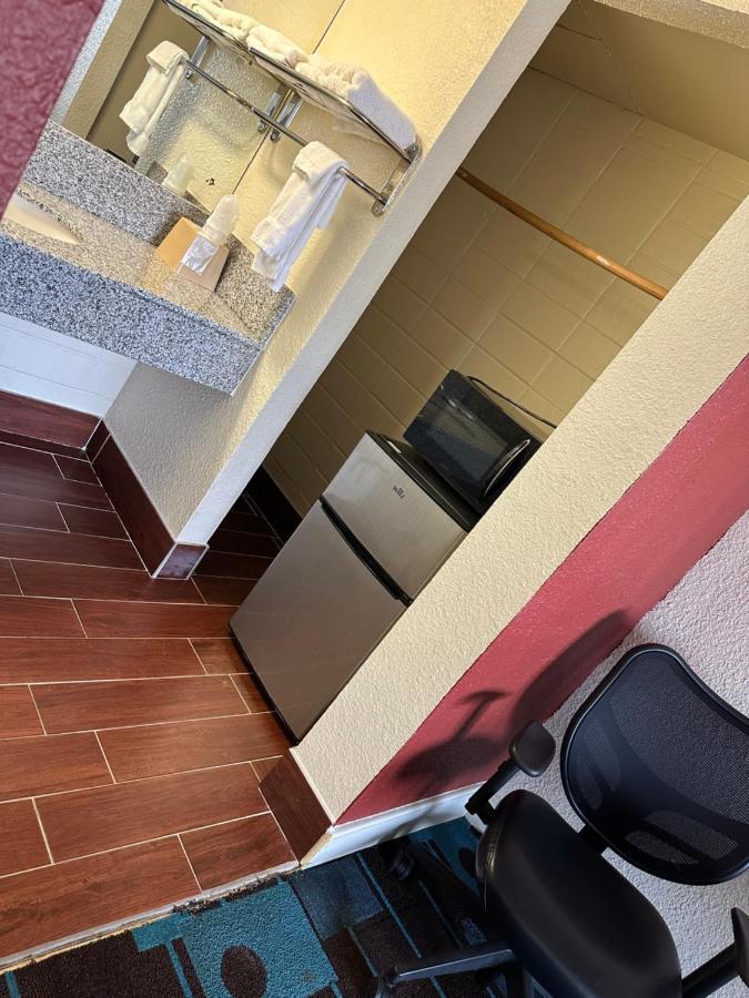 Travel Inn Lackland Sea World サンアントニオ エクステリア 写真